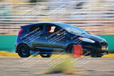 media/Oct-18-2025-Extreme Speed (Sat) [[d6d7e1fef1]]/Group 5/Session 3 (Turn 1)/